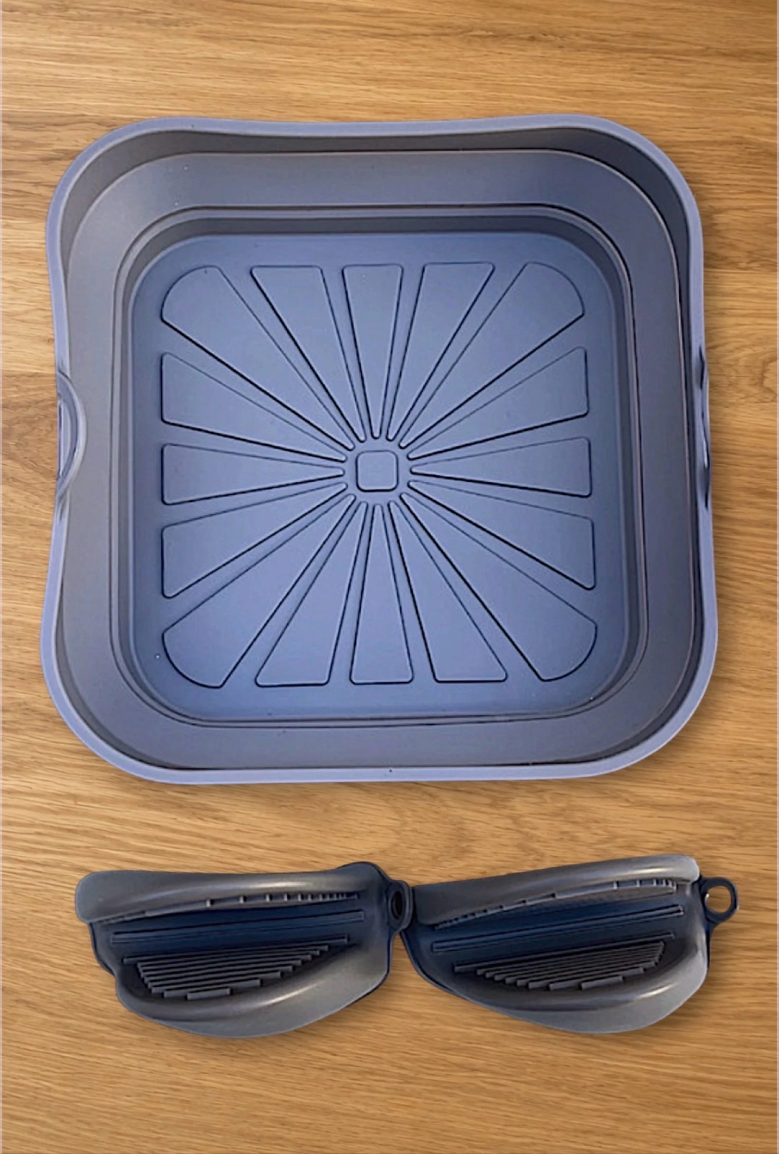 Pack Nuevo Air Fryer Cuadrada: Molde Silicona Plegable 20x20 + Guantes Gris – photo 2